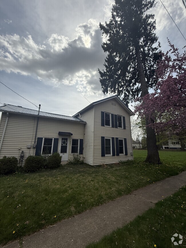 Building Photo - 901 S Kalamazoo Ave Rental