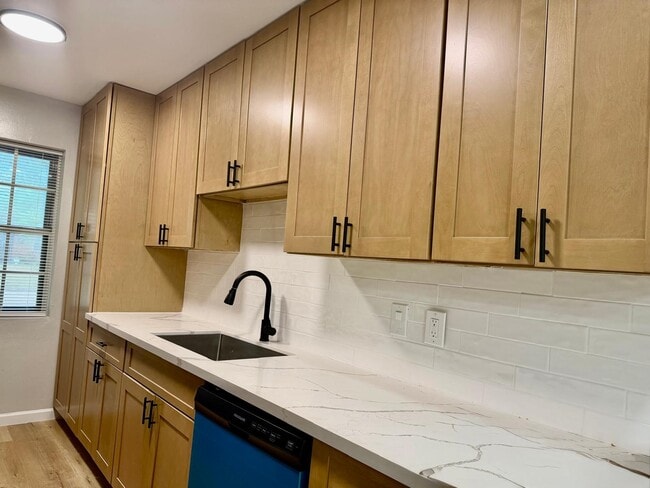 Photo - 620 Circle Way