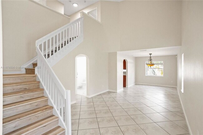 Photo - 19257 NW 13th St