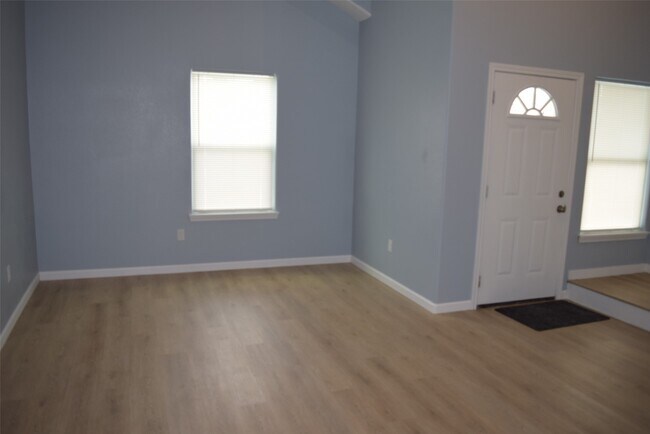Photo - 331 Tite St Unit A