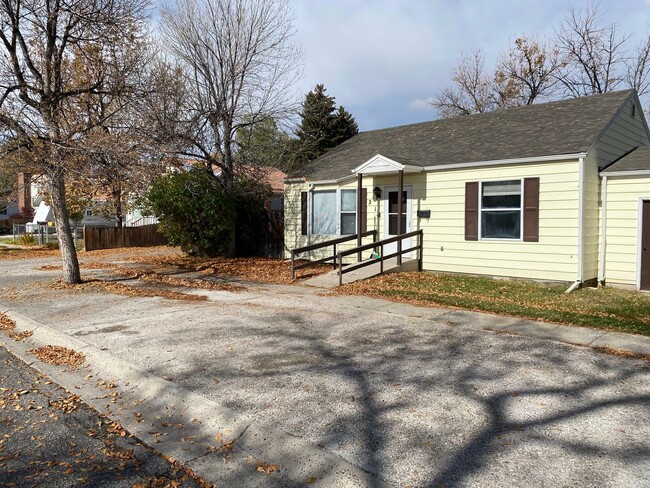 2 Bedroom 1 Bath House With Many Amenities - 2 Bedroom 1 Bath House With Many Amenities