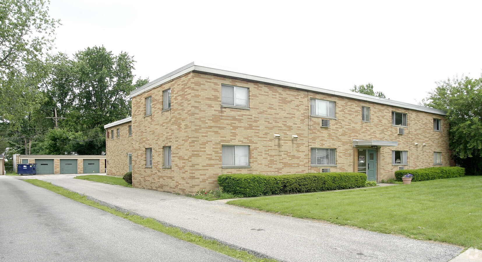 Photo - 32950-33170 Aurora Rd