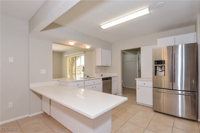 Photo - 6947 Roslyn Ct