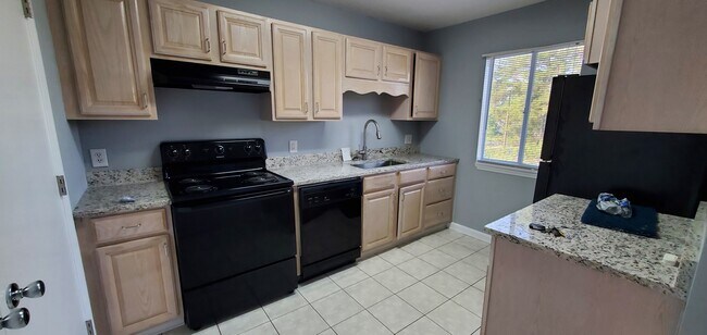 Kitchen - 100 Myrtle Greens Dr Unidad J