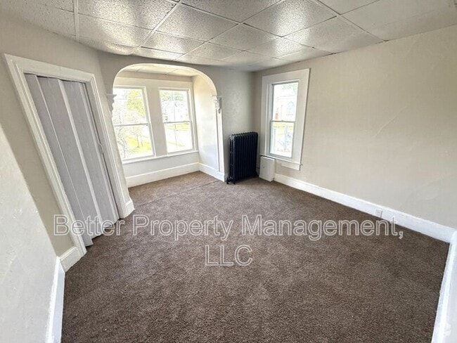 Building Photo - 230 N 3rd St Rental