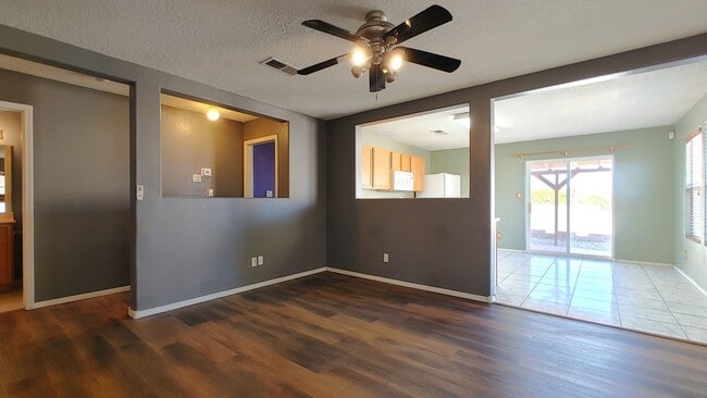 Photo - 6039 Malpais Park Ave NW