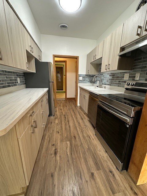 Building Photo - 600 E Ogden Ave Unit UW Rental