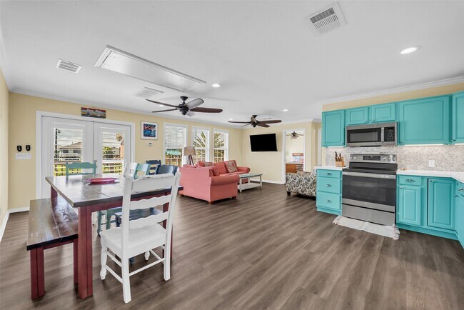 Photo - 610 Surf Dr