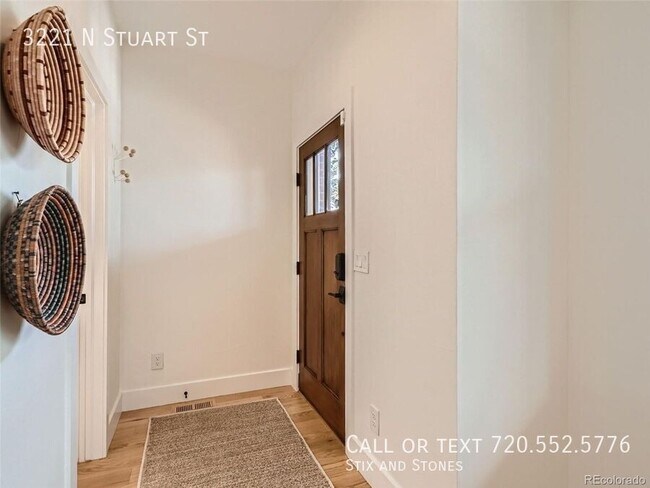 Photo - 3221 Stuart St