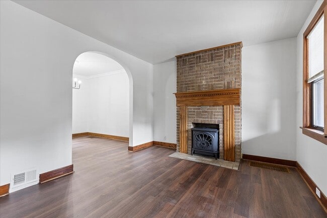 Photo - 3033 Brentwood Ave