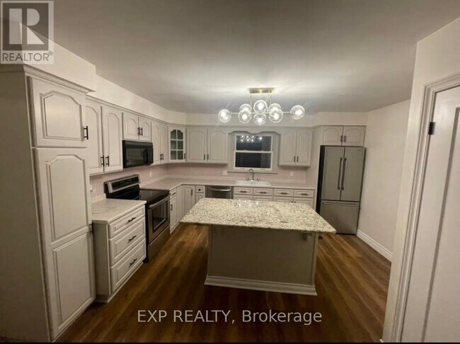 Photo - 185 St George St Unit #2