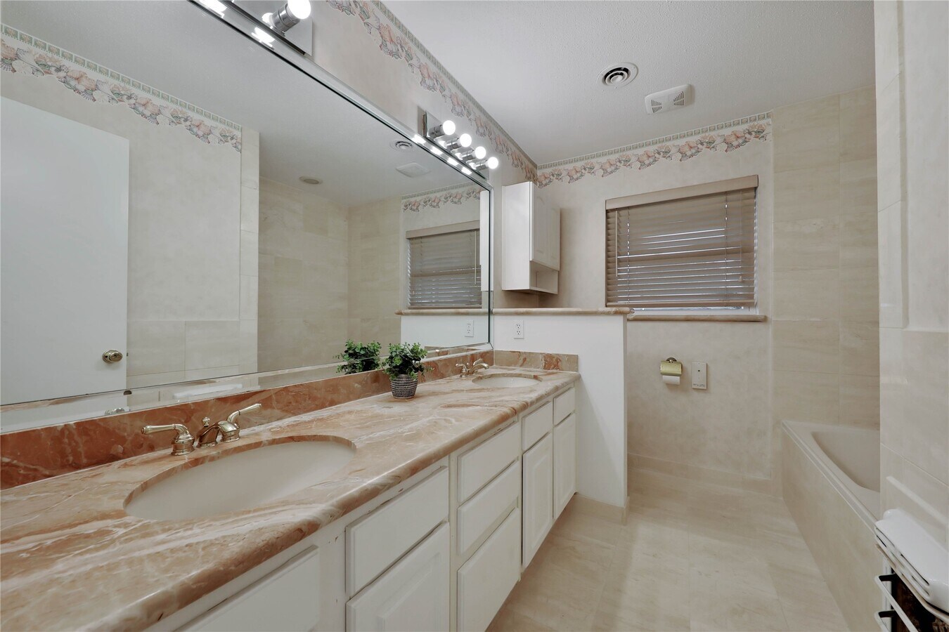 Photo - 1930 Brimberry St