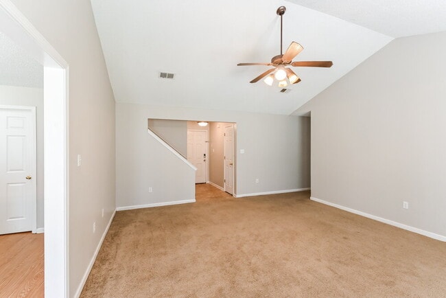 Photo - 1935 Cresent Ln