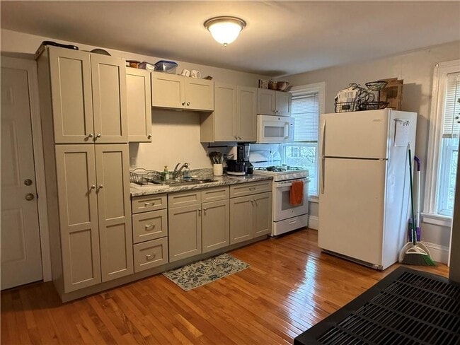 Building Photo - 251 High St