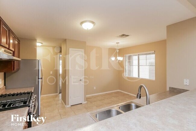 Photo - 1671 Maddison Cir