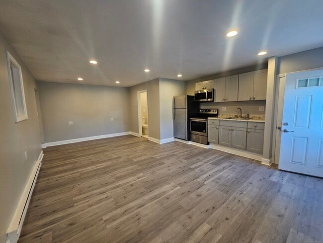 Photo - 370 Bruce Ave