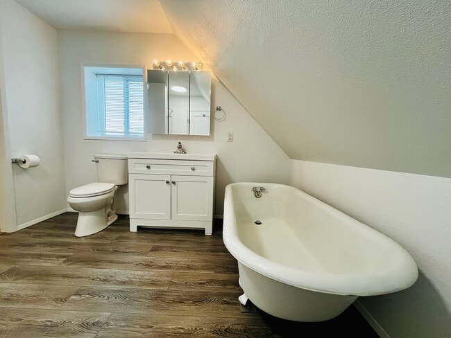 Photo - Newly Remodeled Apartment in the Center of Downtown Poulsbo! Unit 201