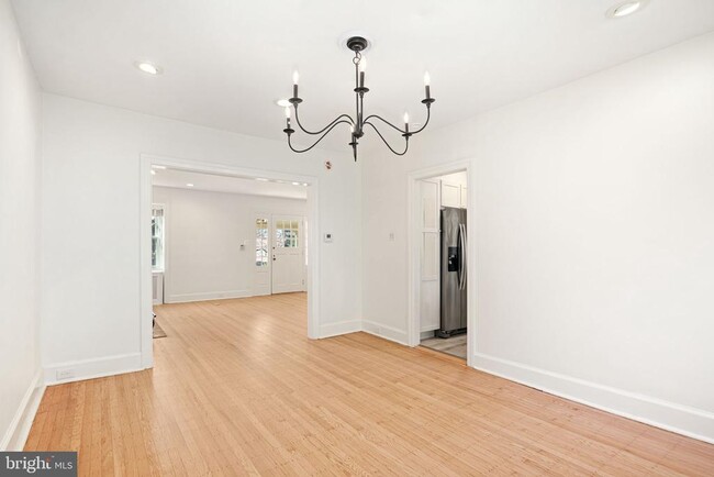 Photo - 713 Kenmare Rd