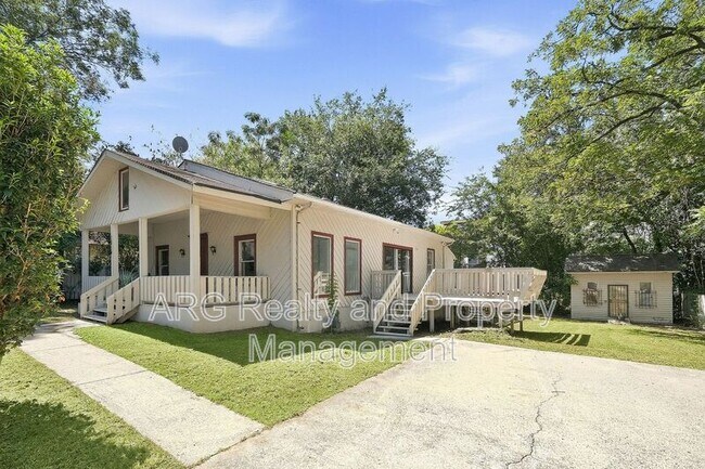 Photo - 1014 Curran St NW