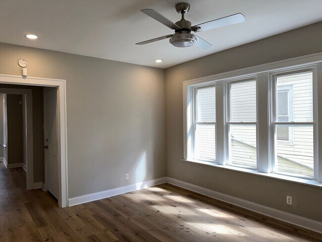 Photo - 11320 S Edbrooke Ave