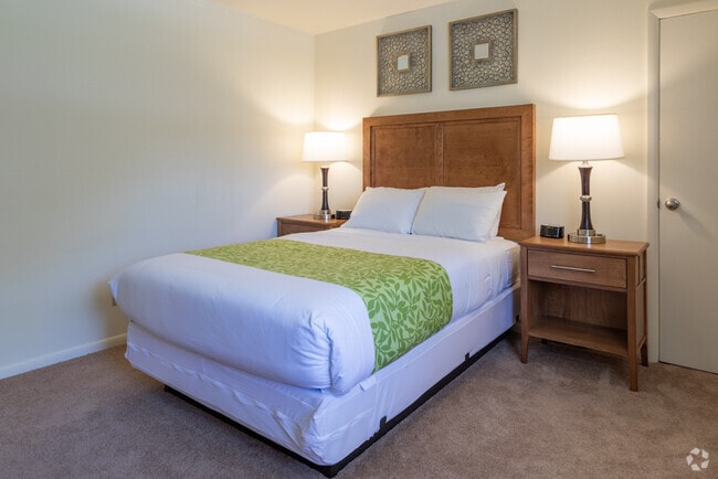 Bedroom - Manor House Apartments