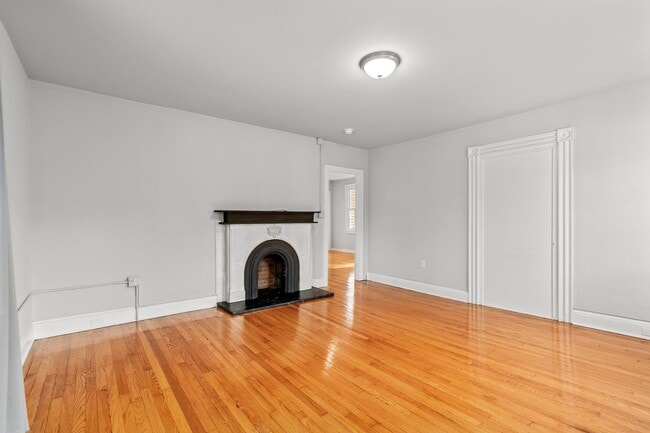 Photo - 324 Washington St