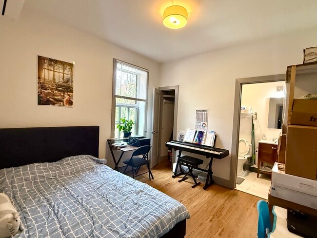 Building Photo - 86 Saint Botolph St Unit 5