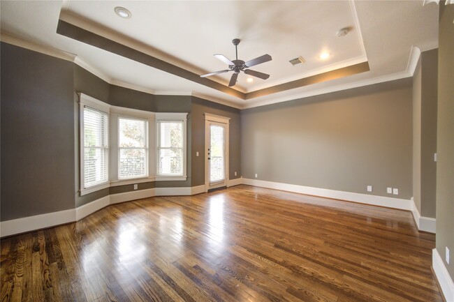 Photo - 635 W 16th St
