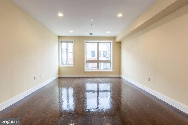 Photo - 838 N 15th St Unit B