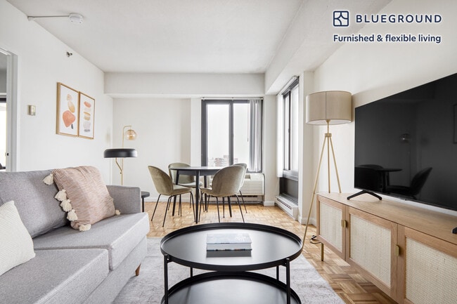 Building Photo - 929 Massachusetts Ave Rental