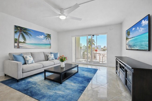 Building Photo - 720 Bayshore Dr Unit 304