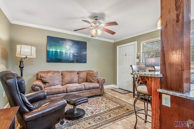 Photo - 1290 Park Blvd