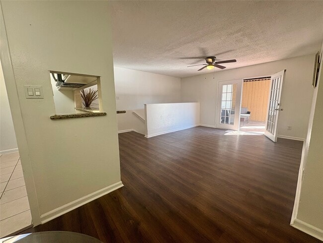 Photo - 2744 Briarhurst Dr Unidad 38