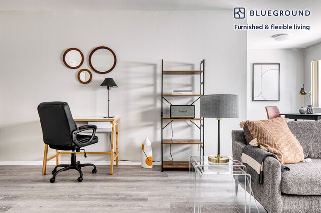 Photo - 616 N Sweetzer Ave Unidad FL2-ID492