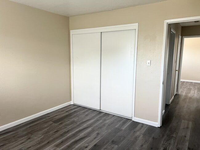 Photo - 516 W Tregallas Rd