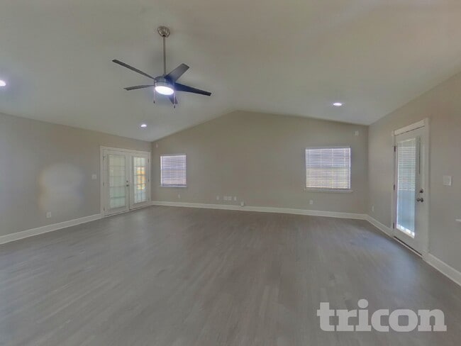 Photo - 11975 Cornelius St