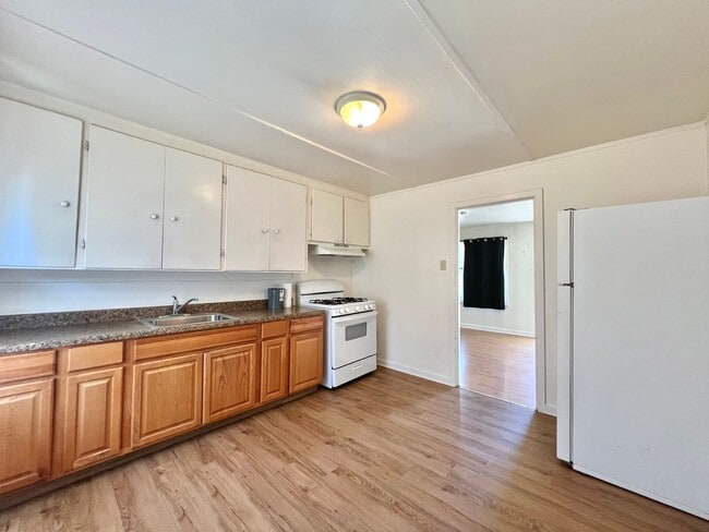 Photo - 2 Bedroom Home with Spacious Backyard