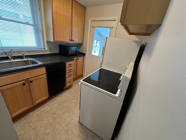 Photo - E Maynard Ave 114-116 MLR (LH2) Unit 116