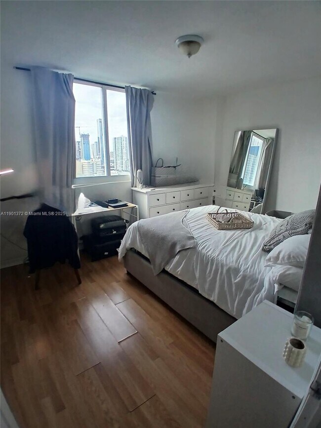 Photo - 275 NE 18th St Unit 1903