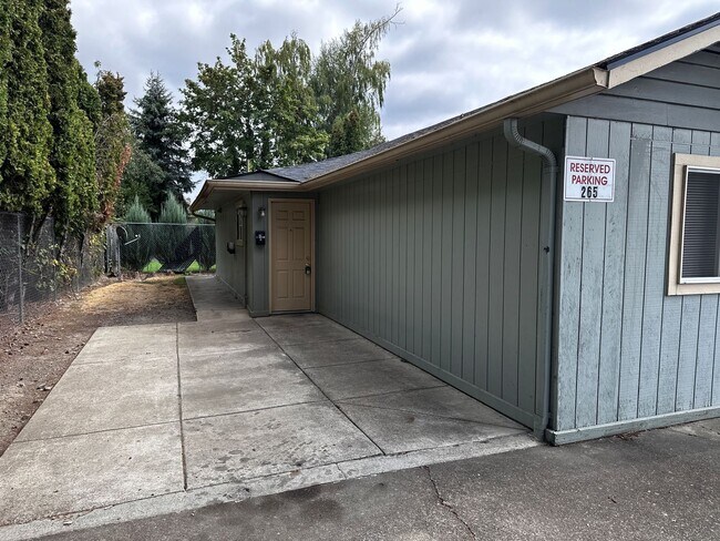 Building Photo - 212 Unit 265 S Gun Club Rd Rental