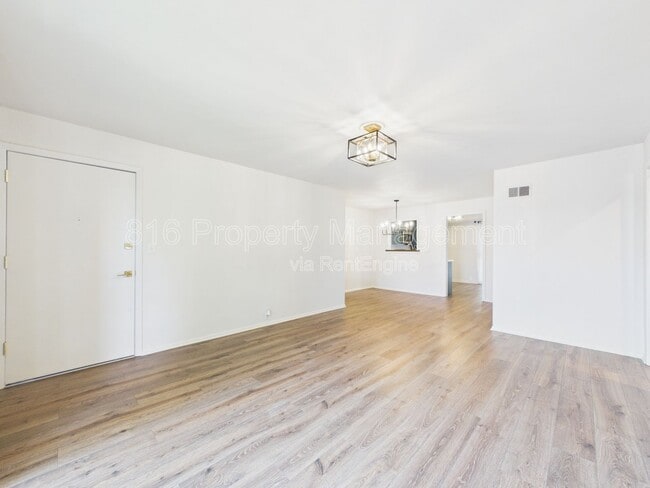 Photo - 439 W 104th St