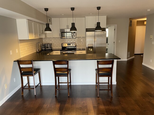 Building Photo - 2221 S Huron Pky Unit 2221 S. Huron Parkway #3 Rental