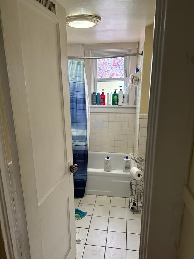 Photo - 84 Hollywood Ave Unit 2nd Floor