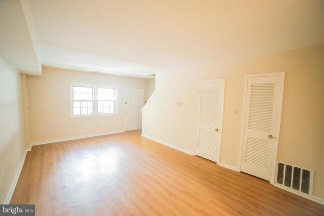 Photo - 2300 Naudain St