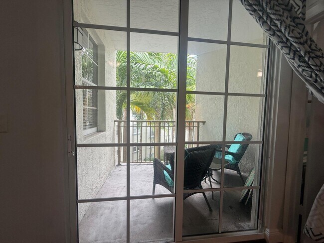 533 NE 3rd Ave Unit 415