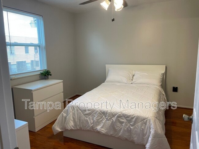 Building Photo - 9015 Westchester Cir Unit 39