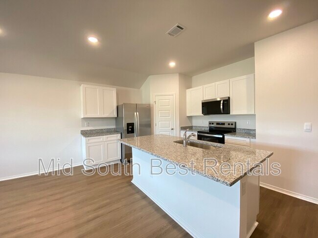 Photo - 84 Kelton Ln