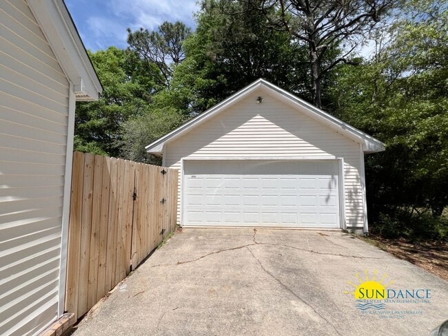 Photo - Spacious Two-Story 4BR Cul-De-Sac Home in South Crestview!