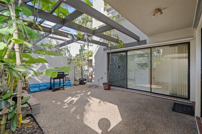 Photo - 4732 SW 67th Ave