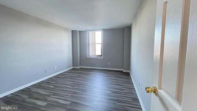 Photo - 4600 Duke St Unidad 817